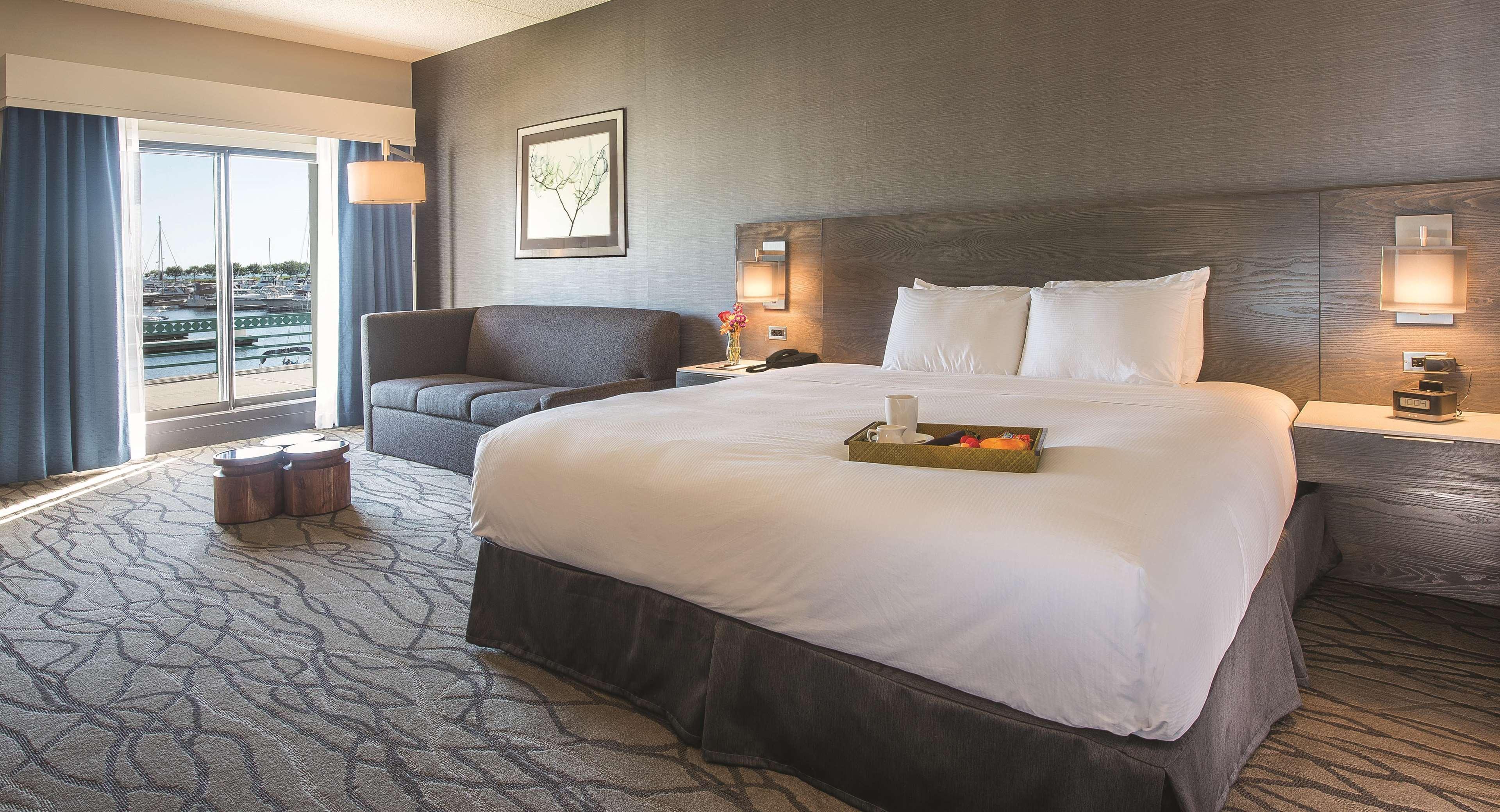Doubletree By Hilton Racine Harbourwalk Hotel Eksteriør billede
