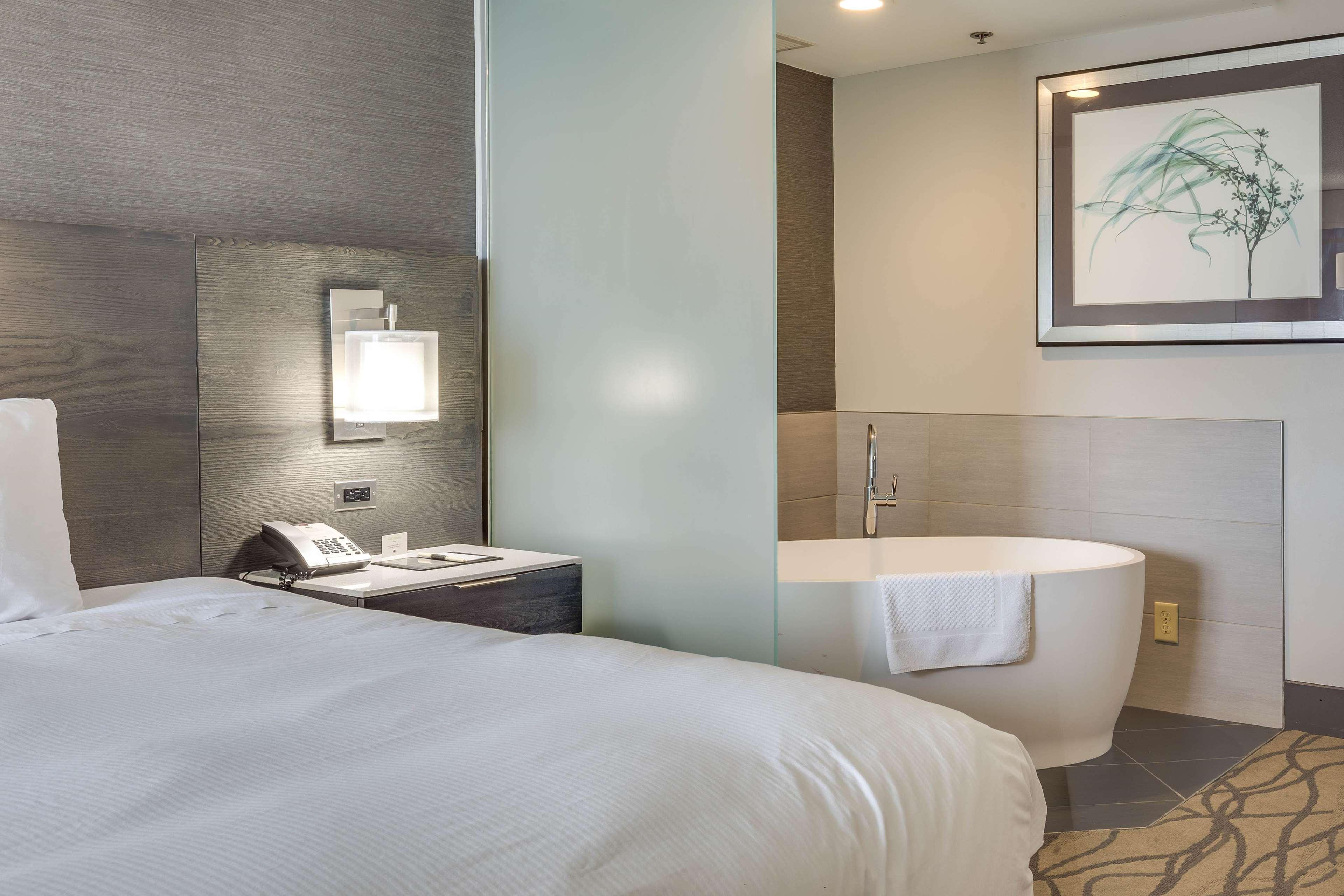 Doubletree By Hilton Racine Harbourwalk Hotel Eksteriør billede