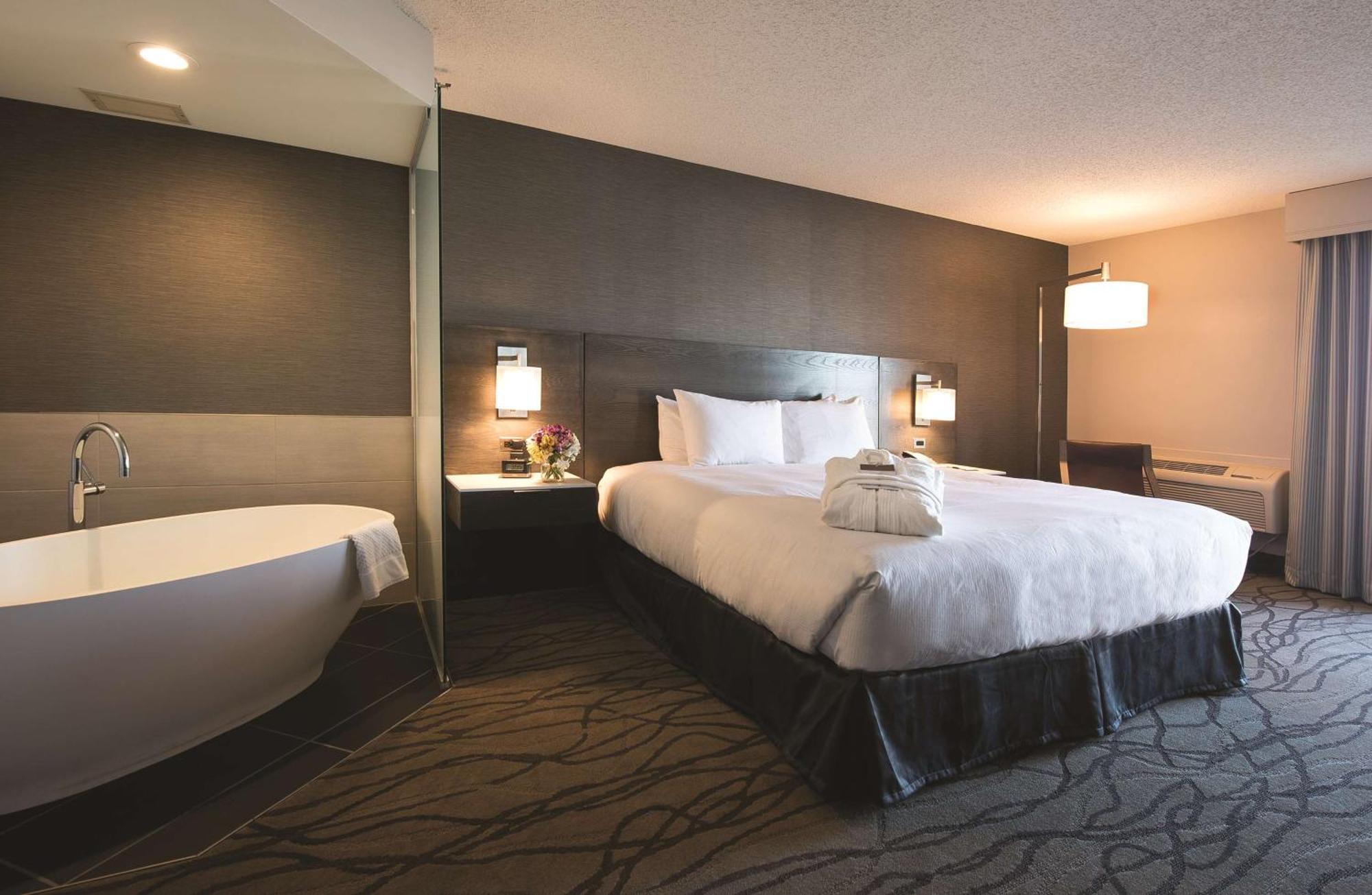 Doubletree By Hilton Racine Harbourwalk Hotel Eksteriør billede