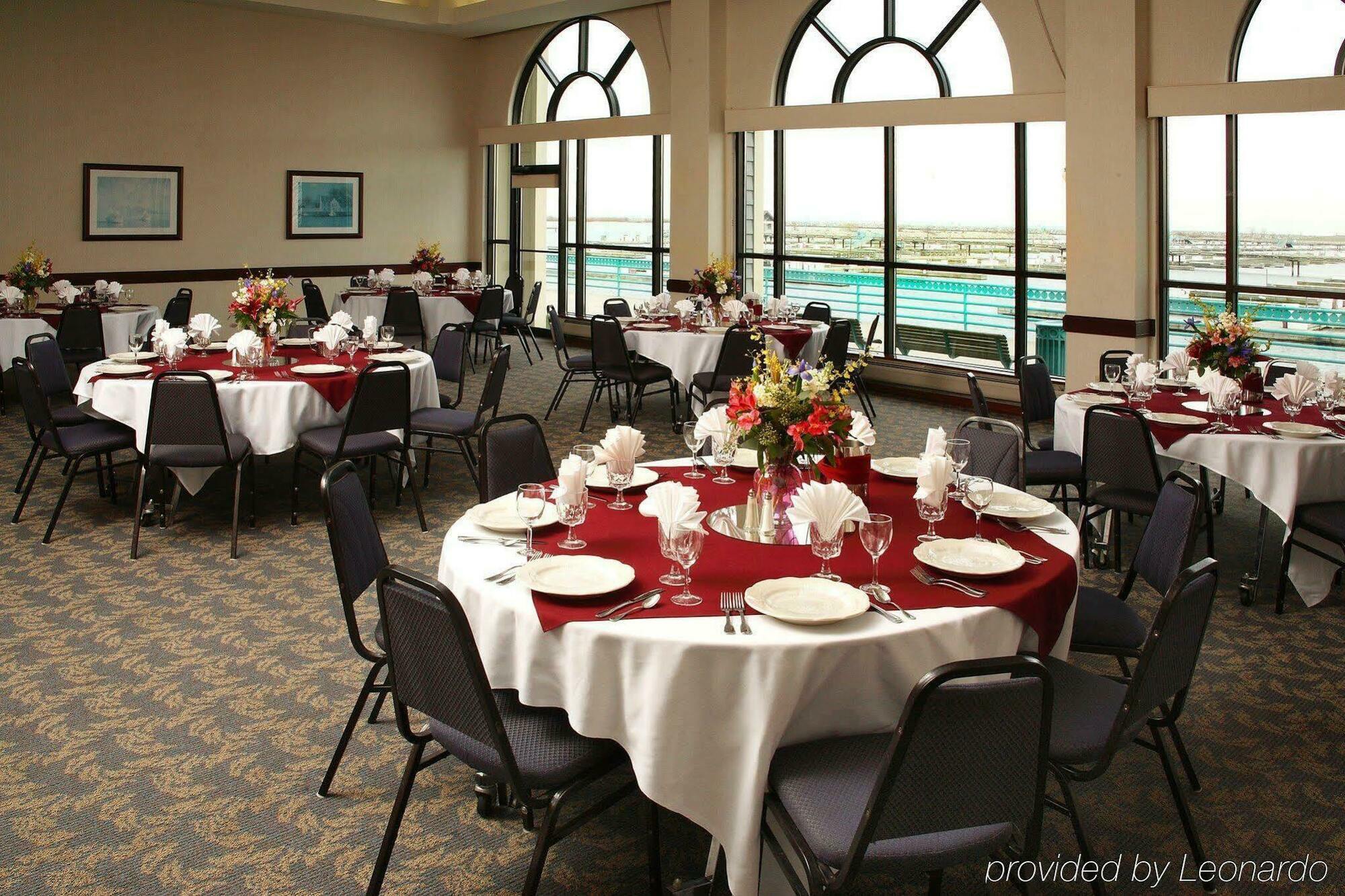 Doubletree By Hilton Racine Harbourwalk Hotel Restaurant billede